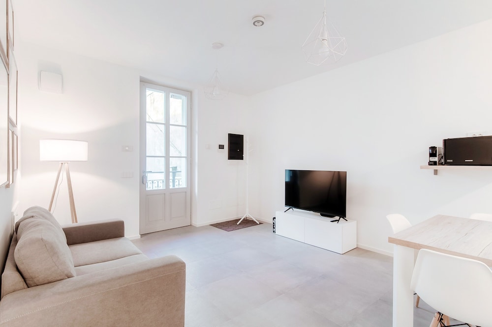 Marinetti Suite 9