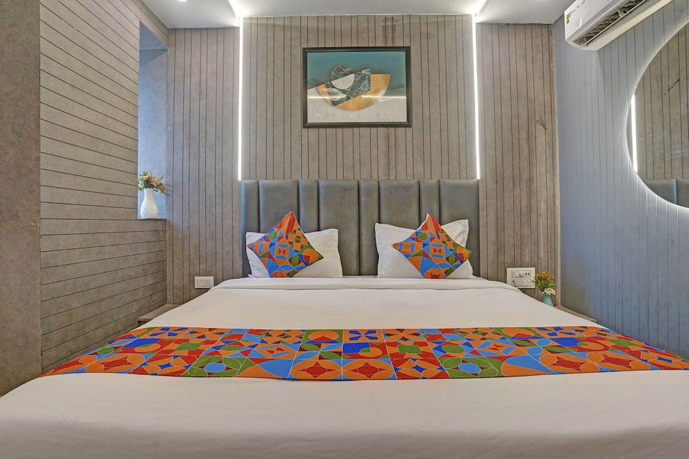 Fabhotel Blu Rooms