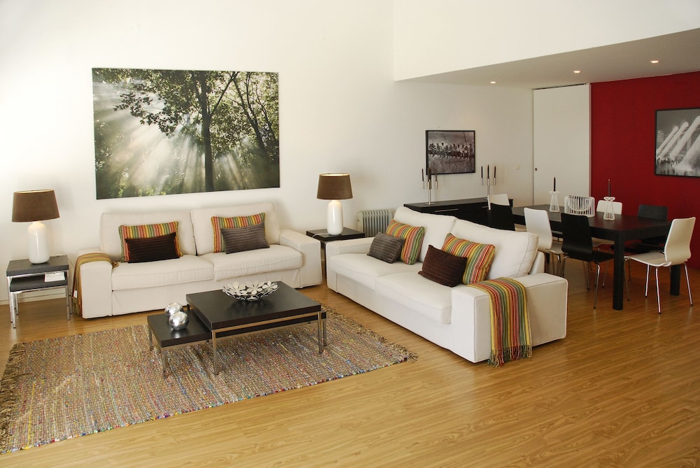 Castelo Apartments by linc
