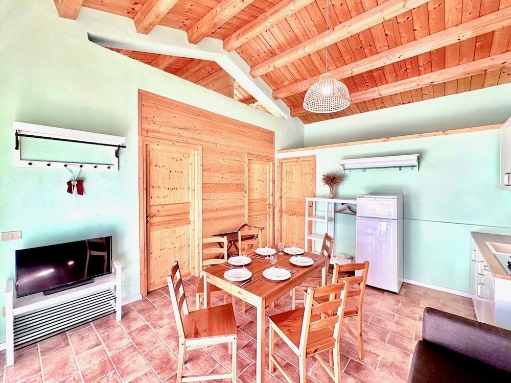 Mimosa Apartment in Historic Villa With Pool and air Cond in Senigallia