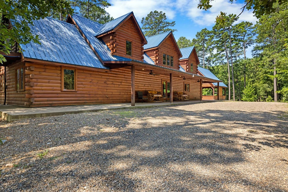 Blue Bass Lodge Pine Getaway With Hot Tub Fire view 5