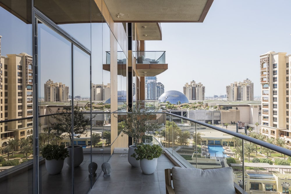 Emerald at Tiara Beach Residences With Atlantis Views