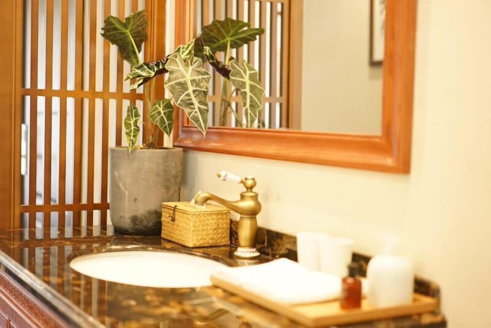 Chayan Hotel