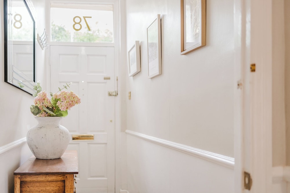 Stylish Townhouse Annexe Cheltenham