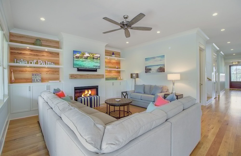 616 Carolina Boulevard by Avantstay Ocean Views From Decks