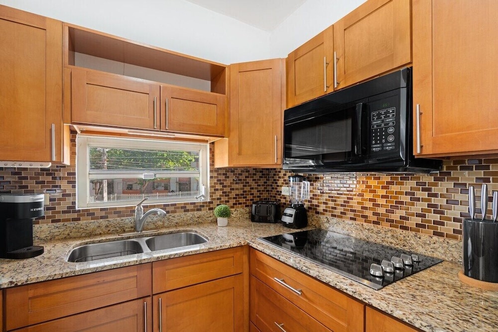 Puerto Rico Ocean Park Loft Vacation Rental With Parking Otium Rentals - Property Image 22