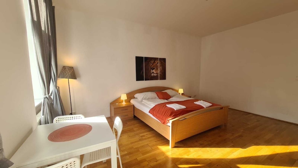 Comfortable 3BR Apartment Belvedere Area