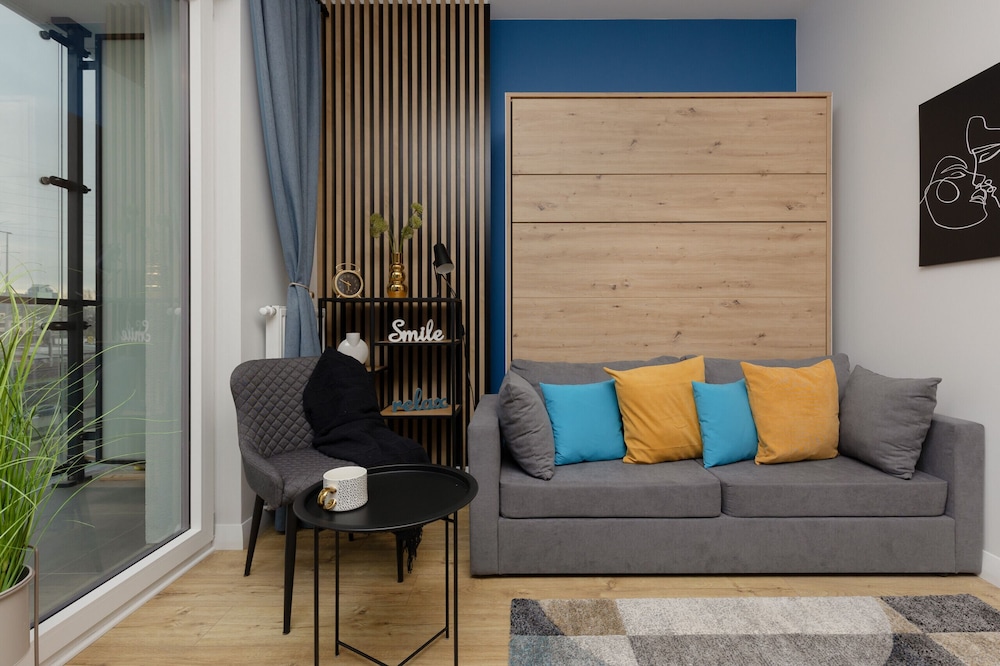 Kasprzaka Studio Remote Work by Renters view 2