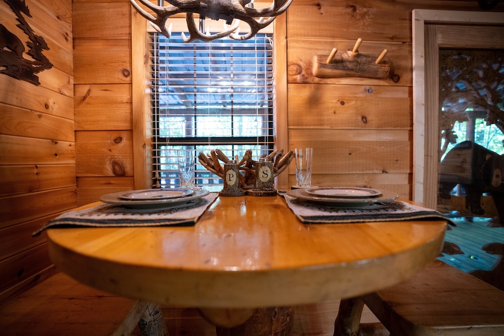 Cozy Bear 1 Bedroom Cabin