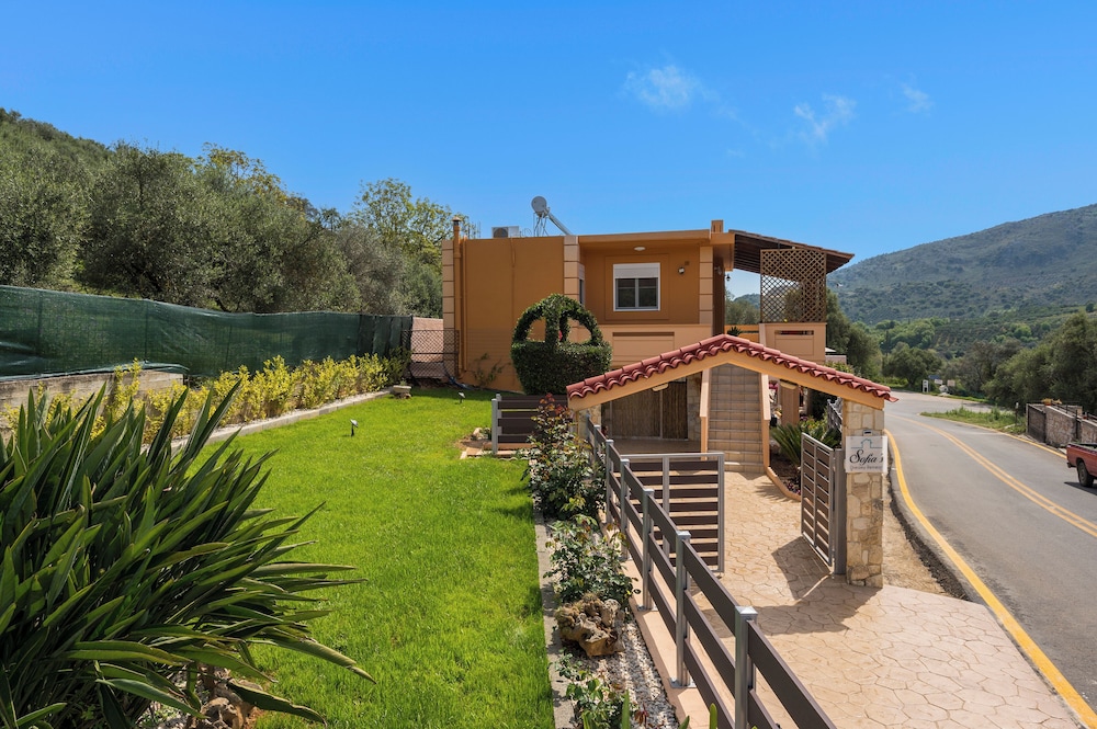 Sofia's Dreamy Retreat view 5