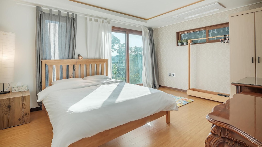 Jeju Brickninemansion