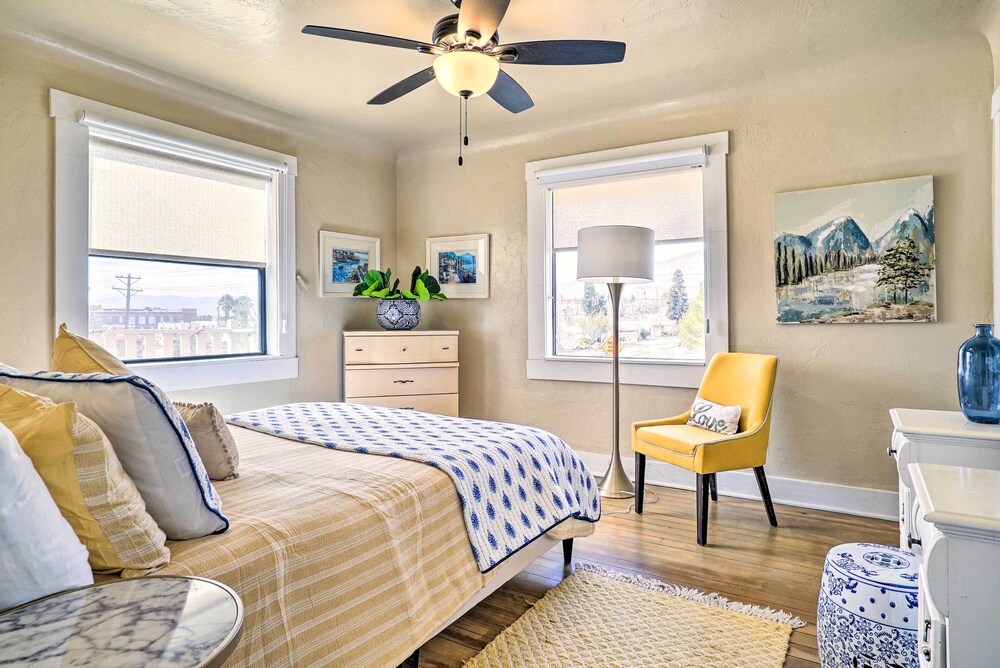 Colorful El Paso Home w/ Deck & Mtn Views! view 4