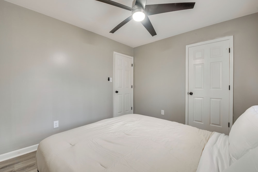 Spacious Home w/ Deck in Marietta!