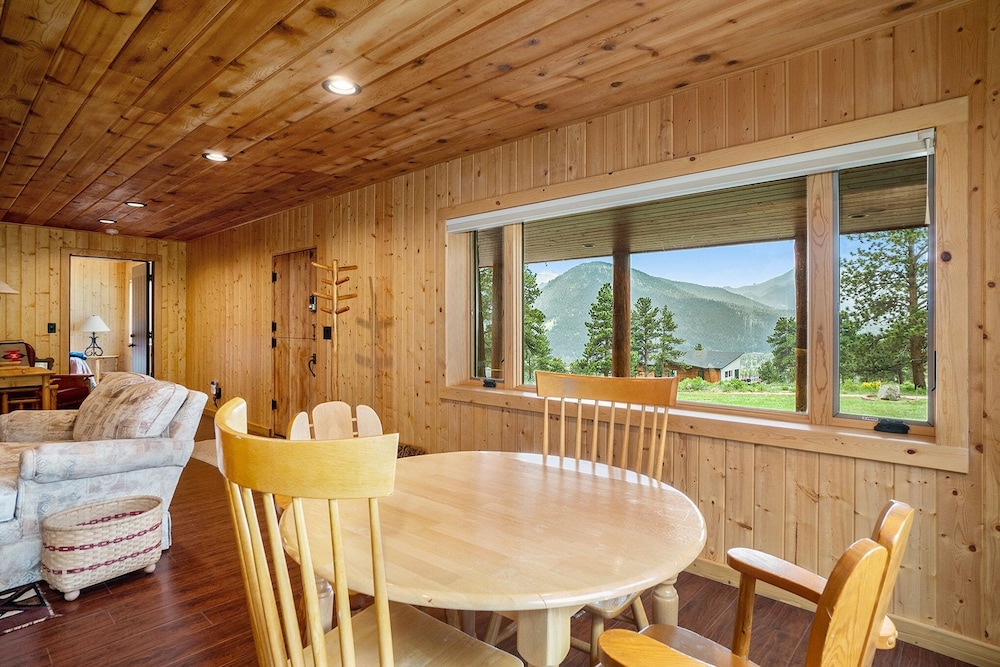 Frontier Mountain Retreat - Monthly Long-term Vacation Rental 30 Days Minimum -- Estes Park 1 Bedroom Apts by RedAwning - Property Image 38