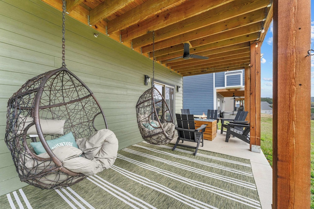 Green Wood Getaway for 18