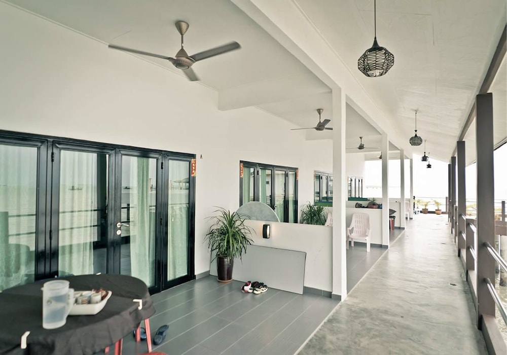 Kukup Xiang Holiday Home