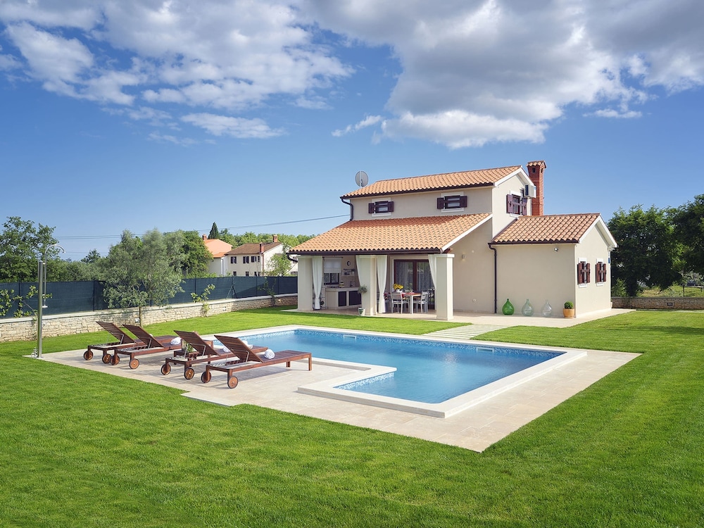 Modern Holiday Home With Pool in Marcana view 2