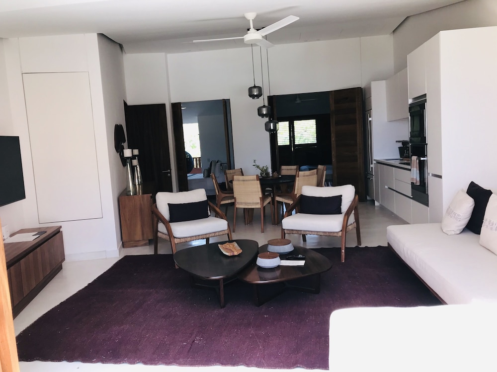 El Careyes Club & Residences