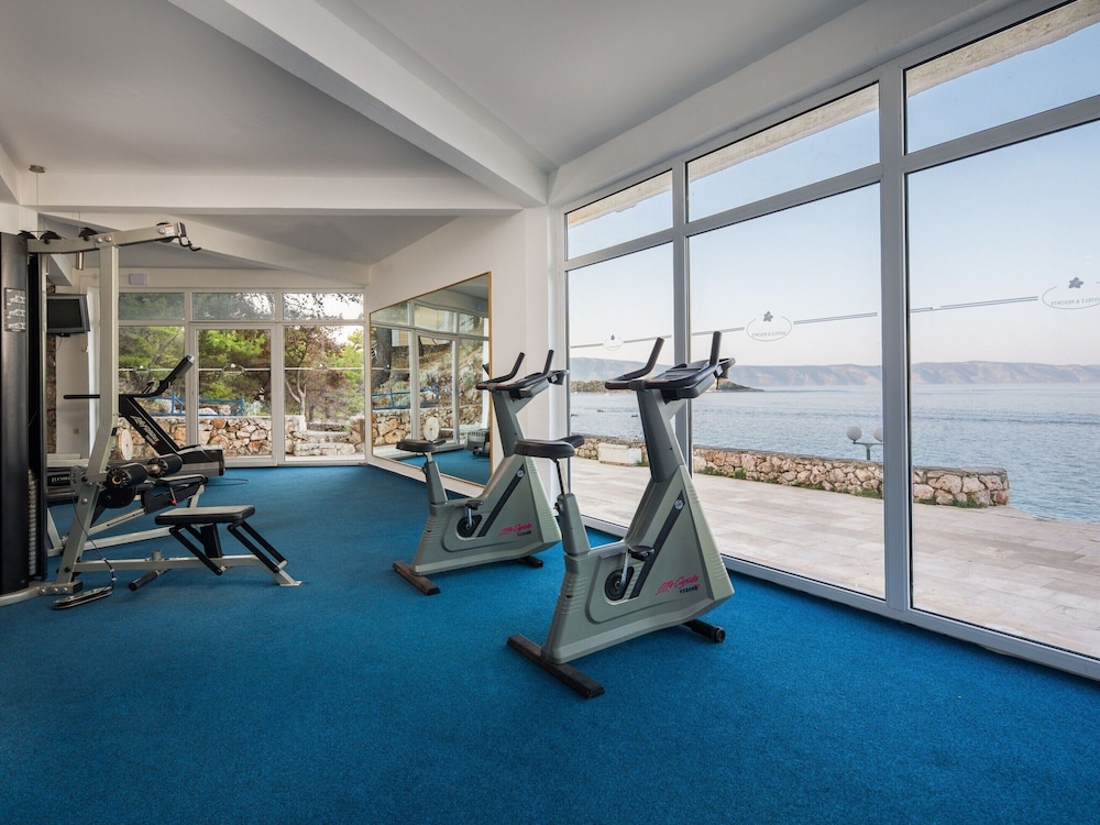 Beautiful Apartments in Jelsa, With Pool
