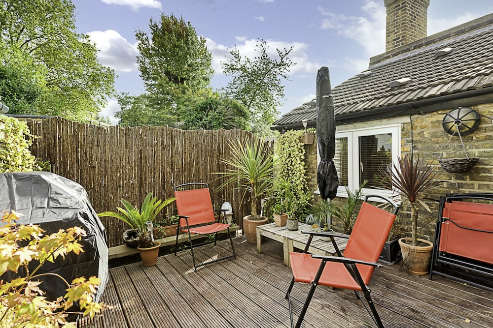 outdoor bbq area