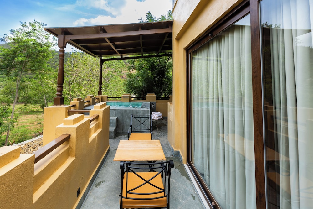 DEV BAGH LUXURIOUS PRIVATE SUITES