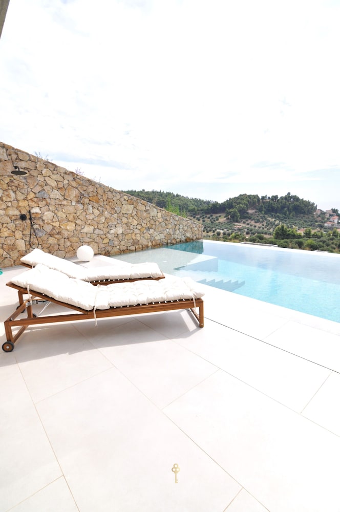 Zennova 52 Villa Cueva