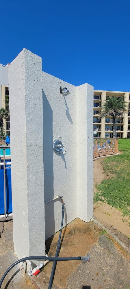 Saida Beachfront Luxe Condo Two Heated Pools 2 Bedroom Condo