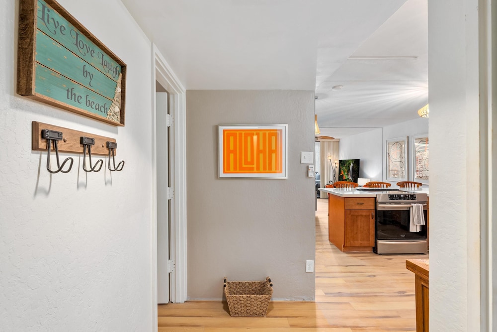 Cozy Hawaiian Unit! - Great Ocean View - Sleeps 4+ - Vrkcv