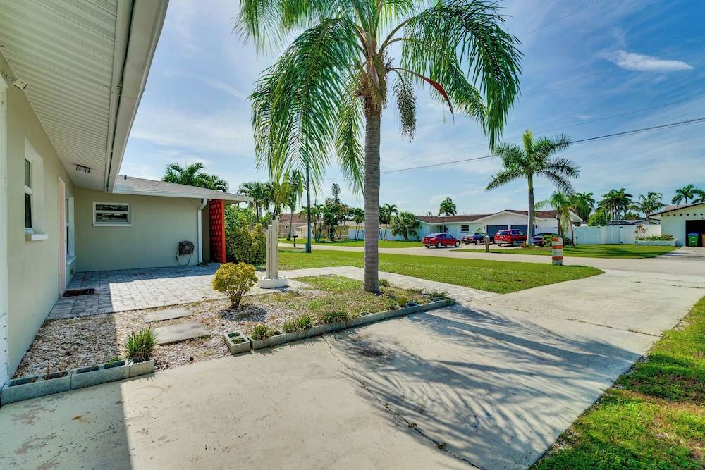 2 Mi to Beach: Canal-front Retreat in Cape Coral!