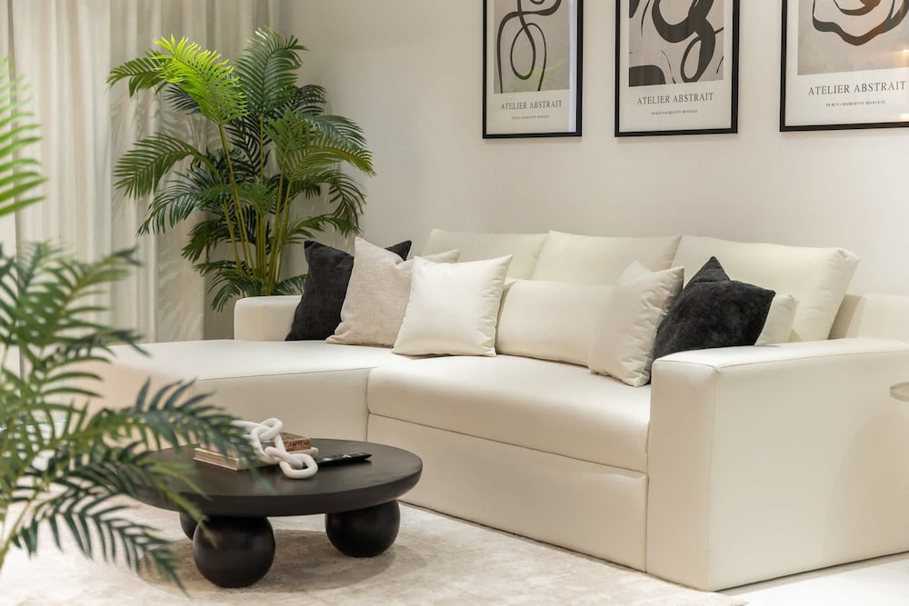 Luxurious 2-bedroom Apartment Perfect for Families in Dubai Marina
