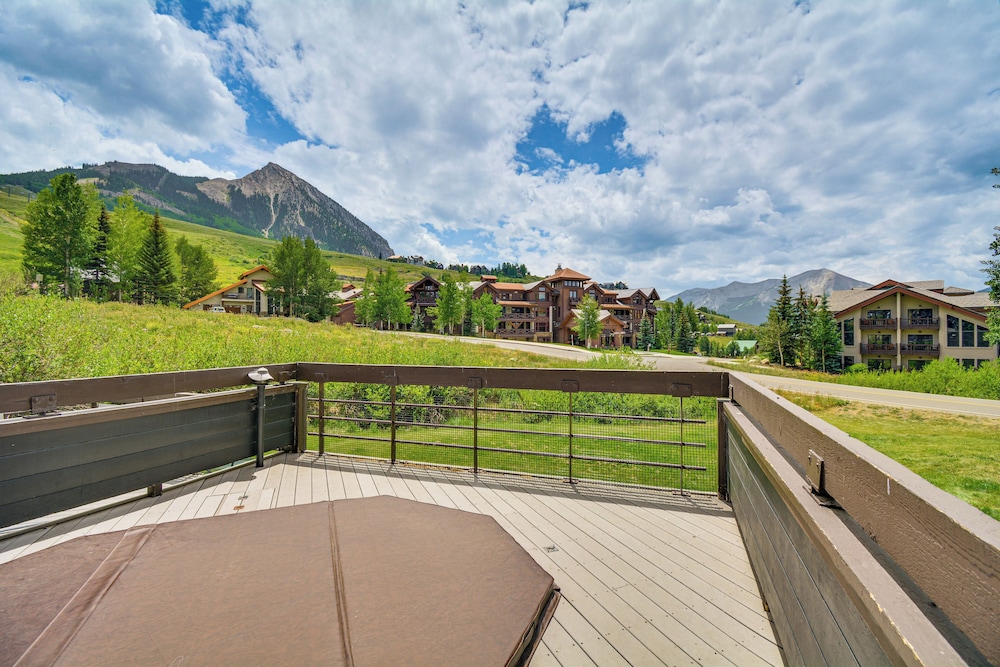 The Love Shack - A Couple's Colorado Retreat!