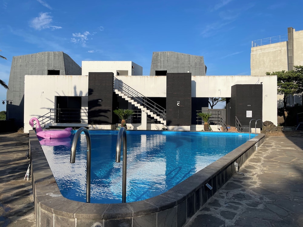 Yegerina Resort