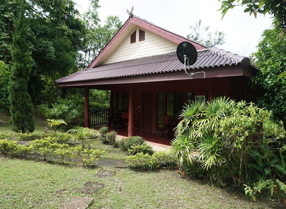 Mae Rim Vacations - Ban Rai Tin Thai Ngarm Eco Lodge - Property Image 1