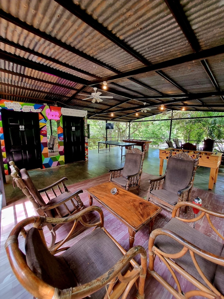 Casa Pura Vida Surf Hostel