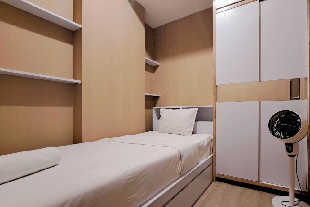 Wooden Accent 2Br At Mekarwangi Square Cibaduyut Apartment