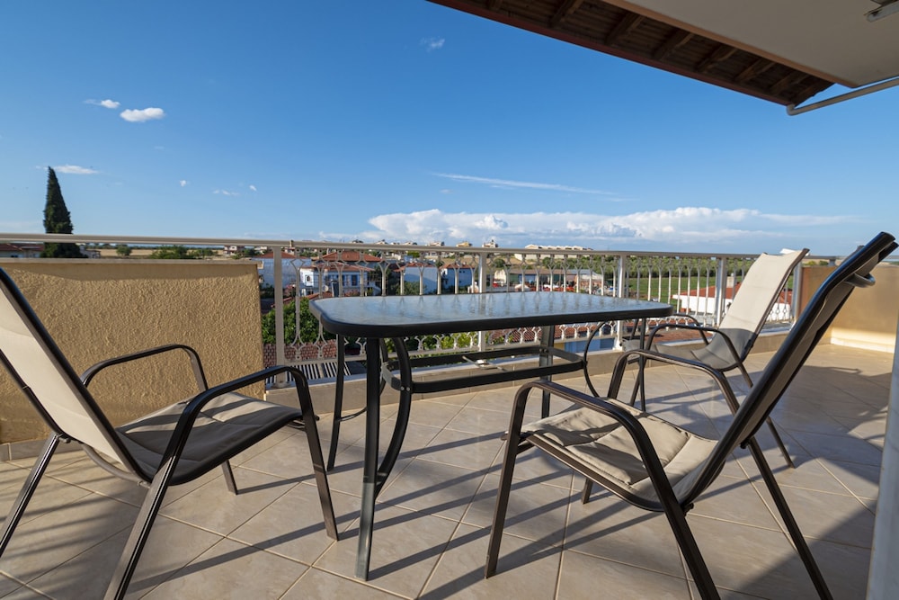 Elli Lux Home by Rentals Pro photo 1