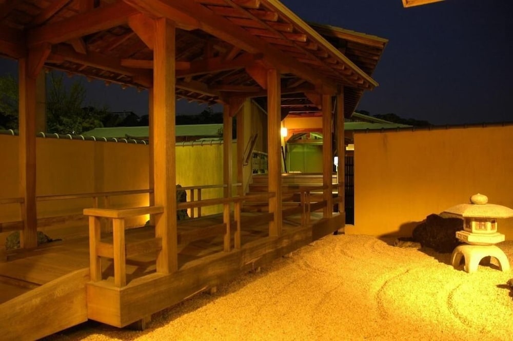 Miya Onsen Higaki Hotel