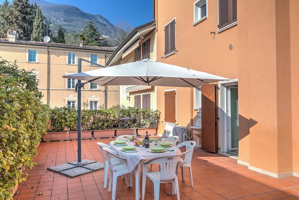 Franka House Terrace Private & Lake View