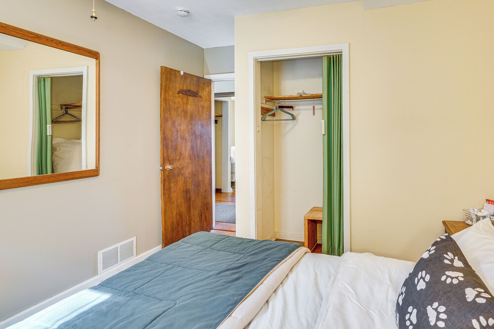 Near Hiking: Lakefront Getaway in Campbellsport!