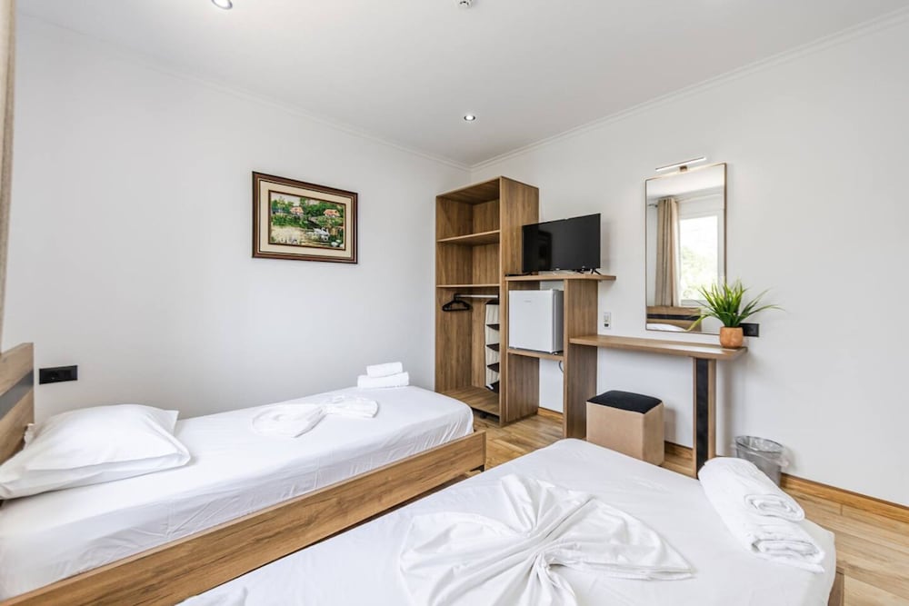 Bliss Double Room in Gjirokast r