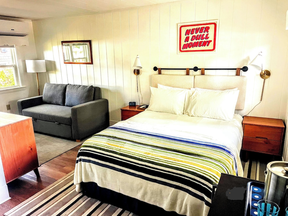 Cape Cod Motor Inn