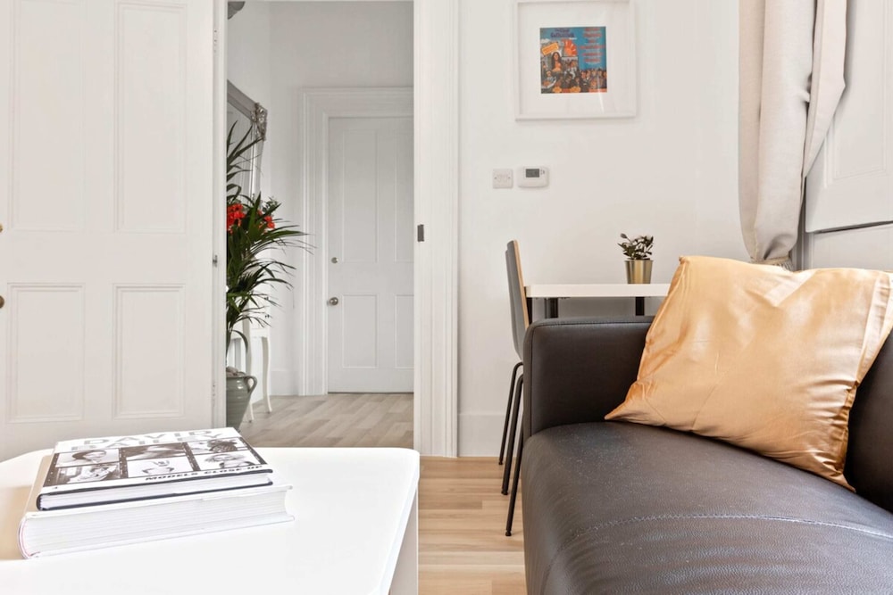 Elegant 1 Bedroom Apartment in Brixton