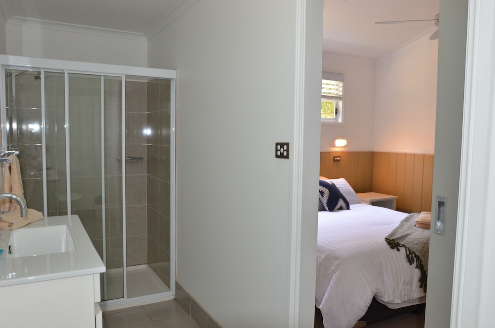 Jervis Bay Cabins & Hidden Creek Campsite