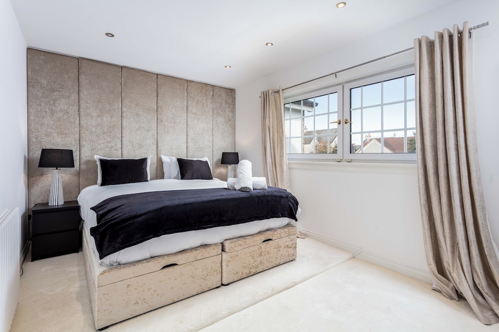 No.22 Shalloch House