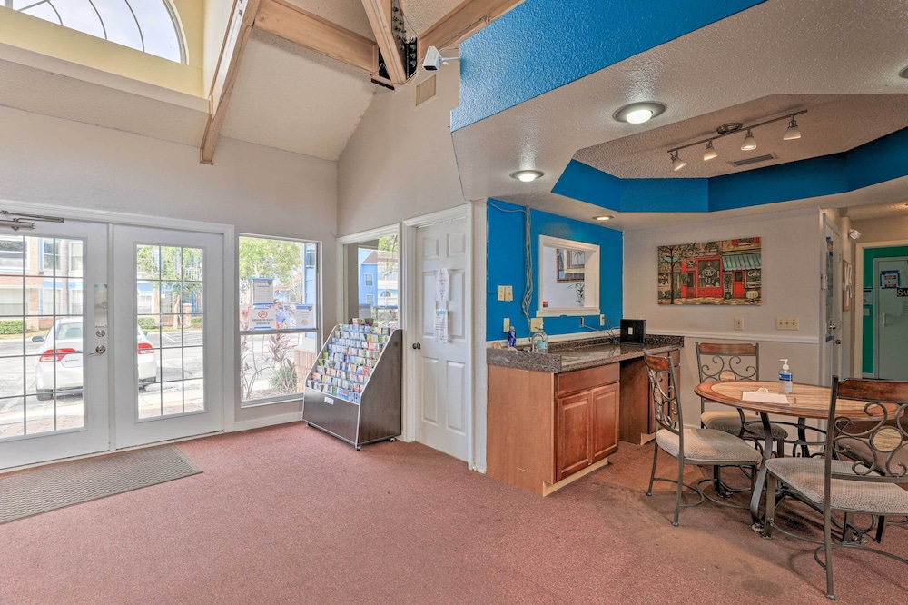 4 Mi to Wdw: Condo w/ Family-friendly Perks!