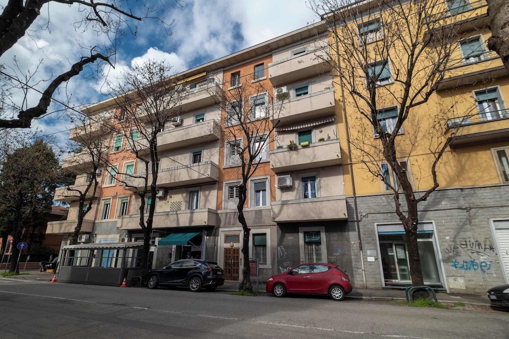 Casa Marion Stile e Comfort in un Elegante Dimora Bolognese