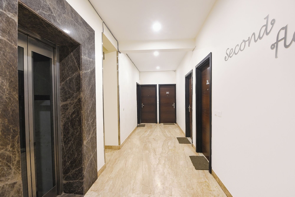 Fabhotel Monsella