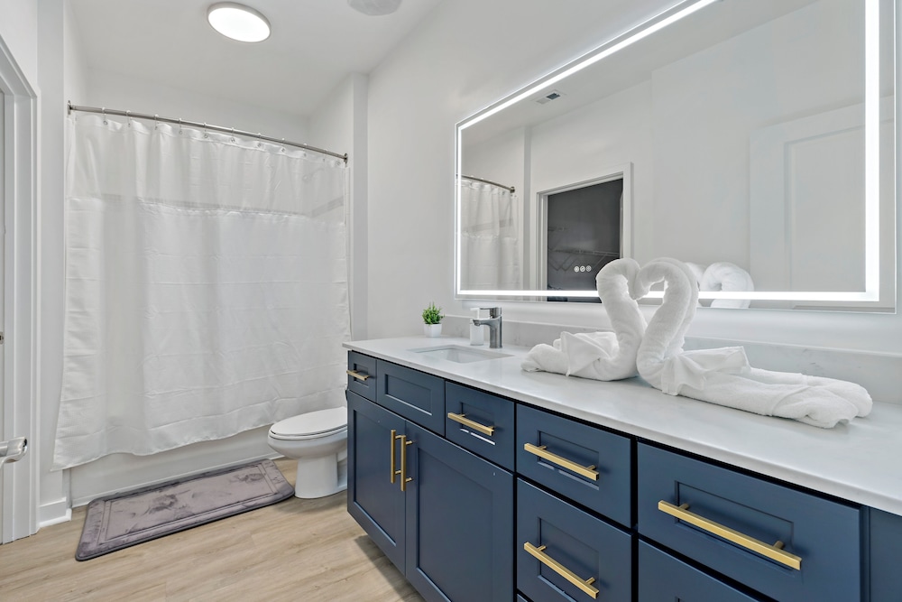ROVE LIVING/KB - Midtown205