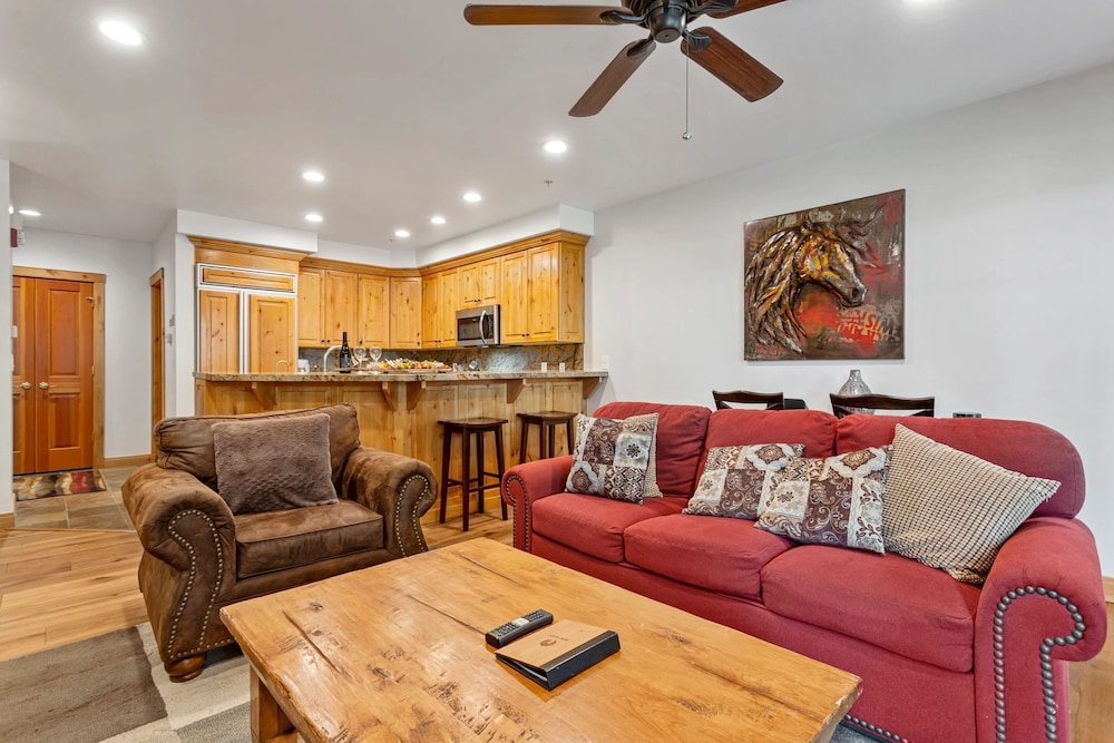 Trail's End Lodge at Deer Valley Resort - One Bedroom Residence with Spa #104 1 Condo