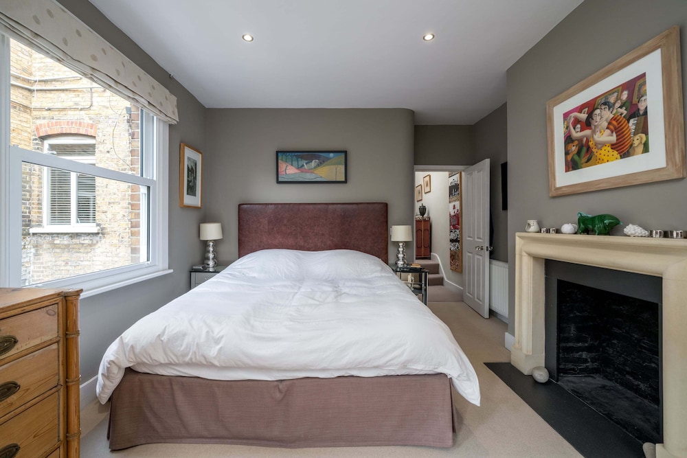 Modern flat near Battersea Park